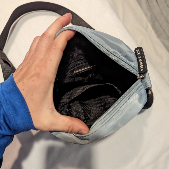 Steve Madden Bwanda Crossbody Bag - Picture 5 of 5